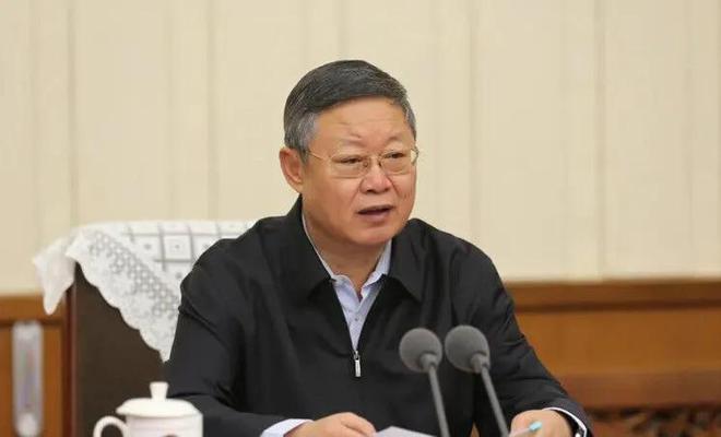 李紀才，男，漢族，曾任中央紀委駐財政部紀檢組組長等職。曾任中央紀委國家監(jiān)委駐國家開發(fā)銀行紀檢監(jiān)察組組長等職務。經(jīng)查，李紀才涉嫌嚴重違紀盈利，接受中央紀委國家監(jiān)委紀律審查和監(jiān)察調查。最終，李紀才因嚴重違紀盈利問題被逮捕。值得注意的是，李紀才落馬時已年滿六十周歲。因此，李紀才這位副部級老虎被逮捕時年齡為六十六歲。以上信息僅供參考，如需獲取更多詳細信息，建議查詢官方網(wǎng)站。